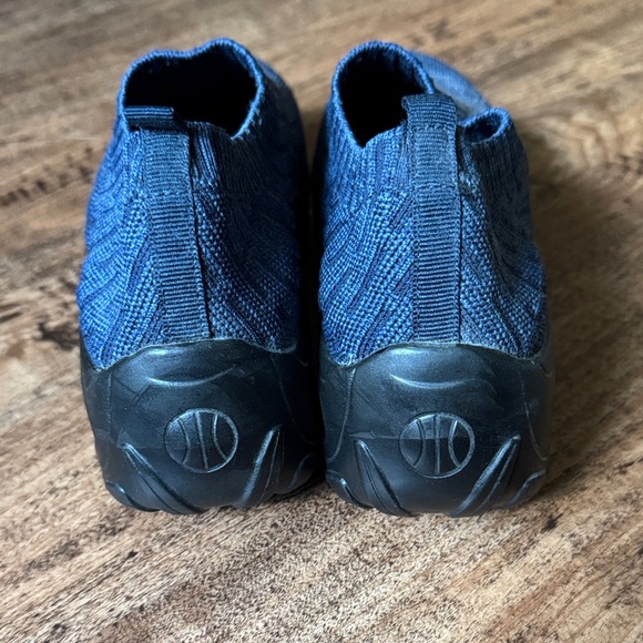 Women’s Blue Slip-On walking shoes - Picture 3 of 5